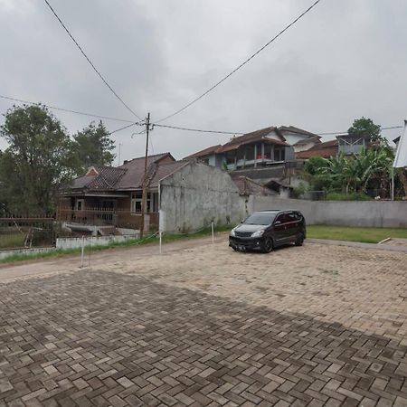 Reddoorz Plus Near Lembang Park & Zoo المظهر الخارجي الصورة