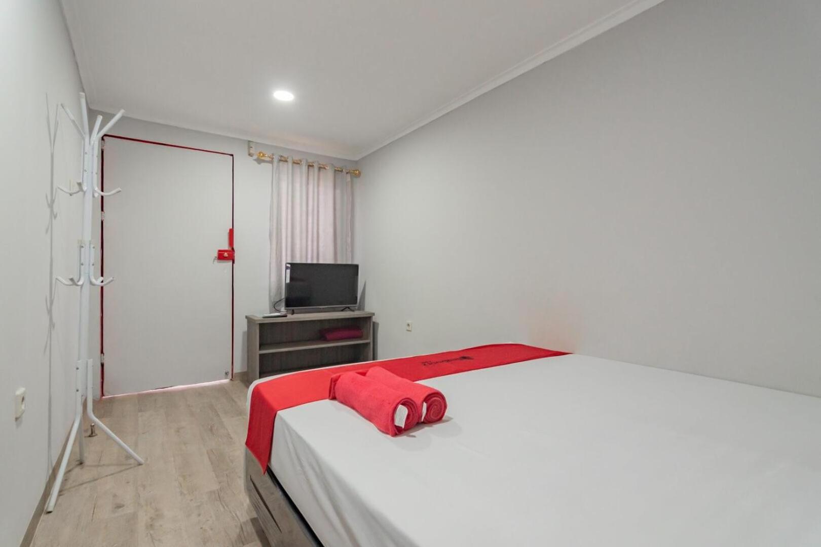 Reddoorz Plus Near Lembang Park & Zoo المظهر الخارجي الصورة